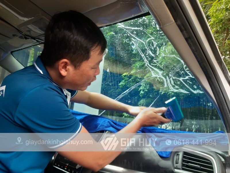 Gạt bỏ nước dưới phim