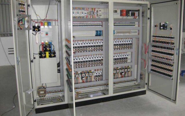 Tủ Điện Công Nghiệp Giá Rẻ Tại Cinvico: Đảm Bảo Chất Lượng và An Toàn