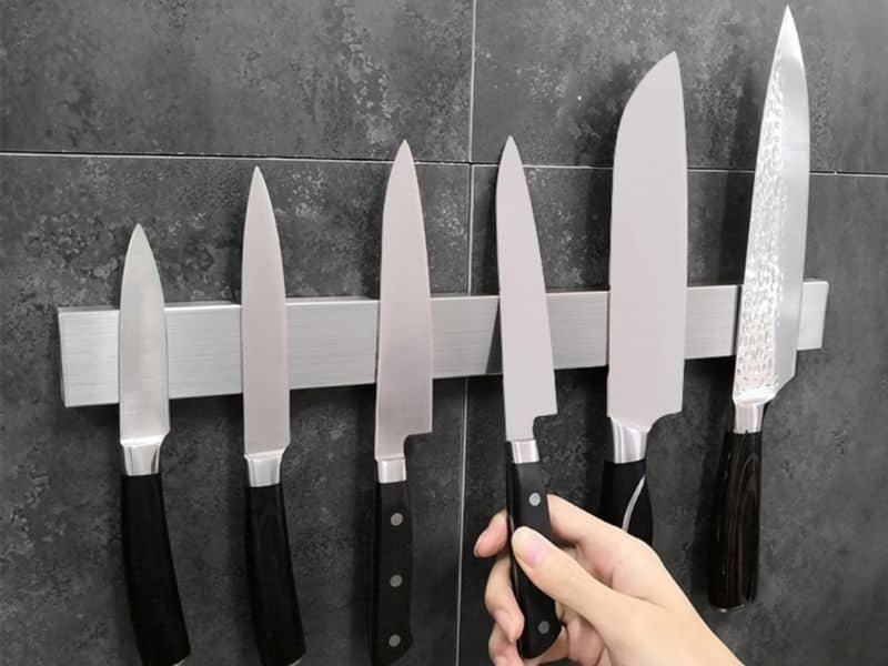 Nam Châm Gắn Dao Là Gì?