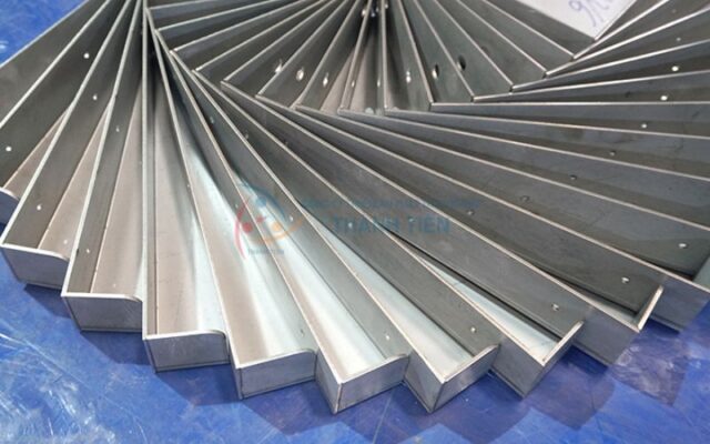 Gia công kim loại tấm